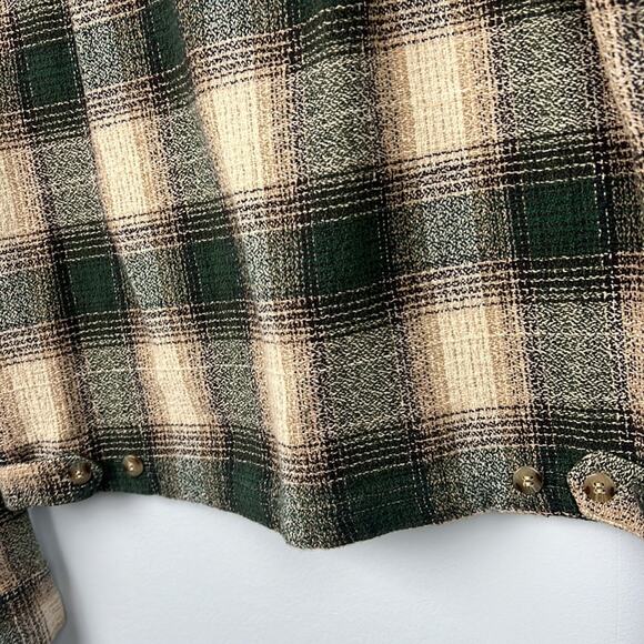 Vintage large long sleeve cropped plaid button down shacket by Stefano Basics - Picture 8 of 8